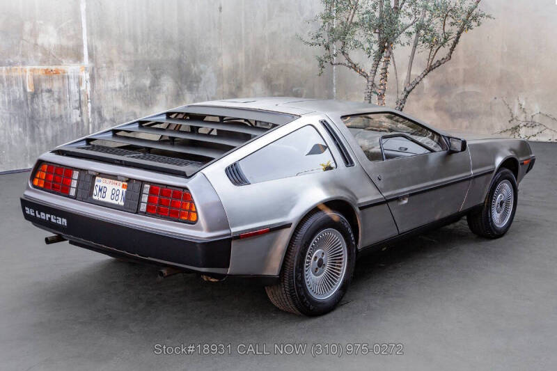 1981 DeLorean DMC-12
