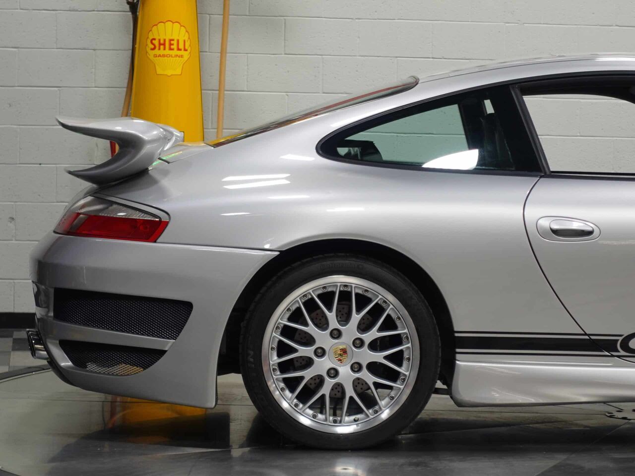 2001 Porsche 911 34