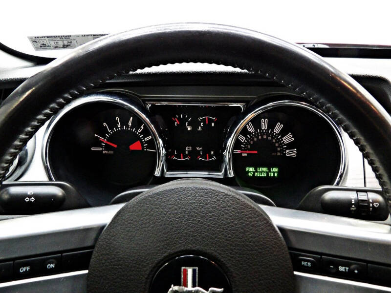 2006 Ford Mustang V6 Standard