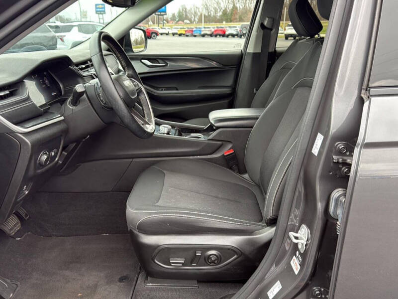 2022 Jeep Grand Cherokee L Laredo