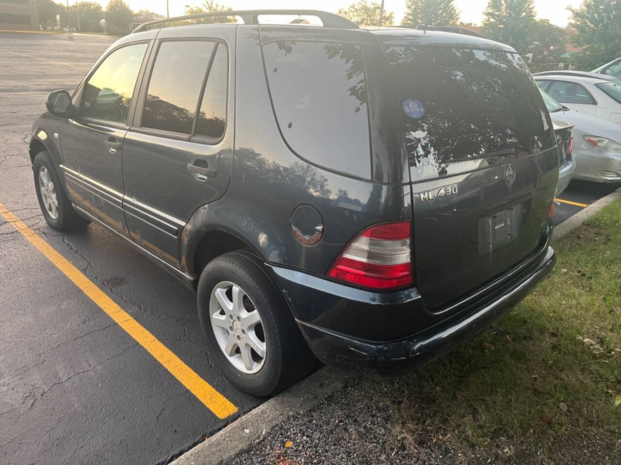 2001 Mercedes-Benz M-Class for sale at Villa Park Cars in Oakbrook Terrace , IL