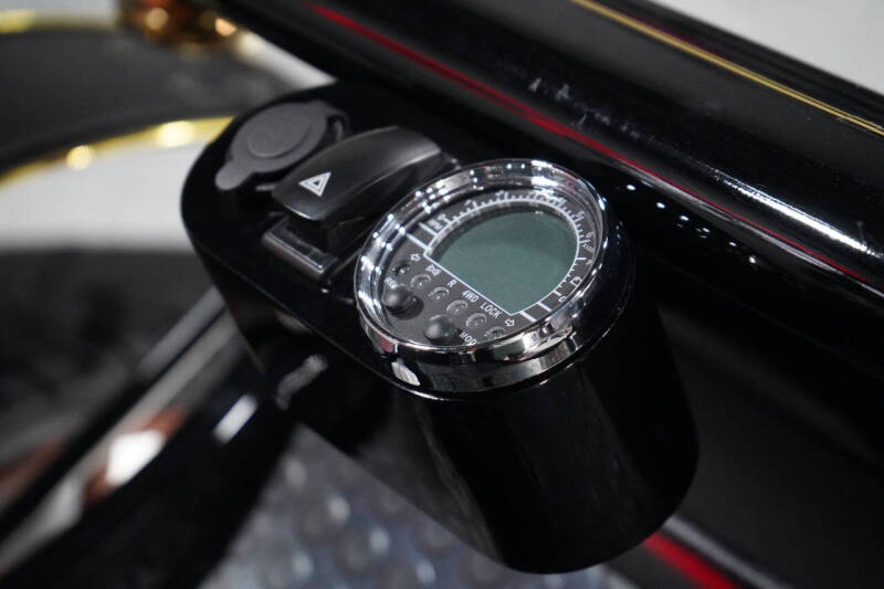 2025 Oldsmobile Custom Cruiser