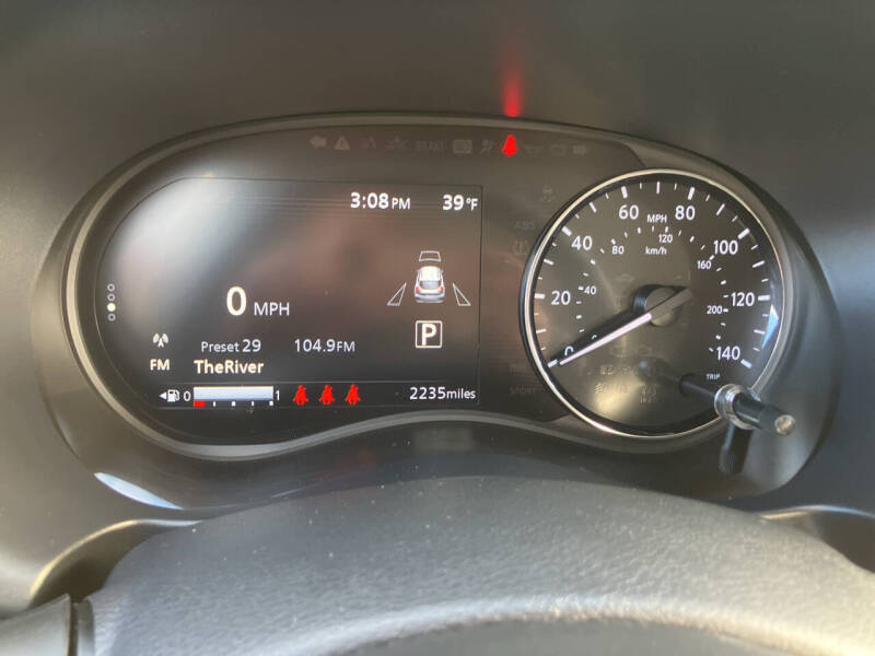 2024 Nissan Kicks SR