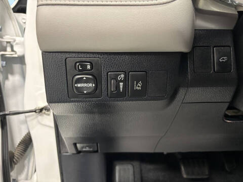 2017 Toyota RAV4 Hybrid XLE