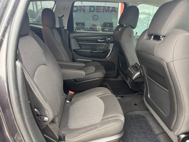 2017 Chevrolet Traverse LT