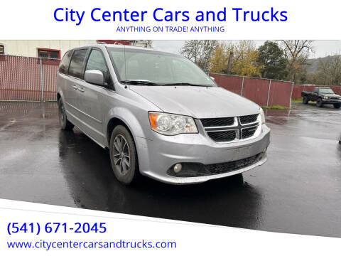 2017 Dodge Grand Caravan for sale at City Center Cars and Trucks in Roseburg OR