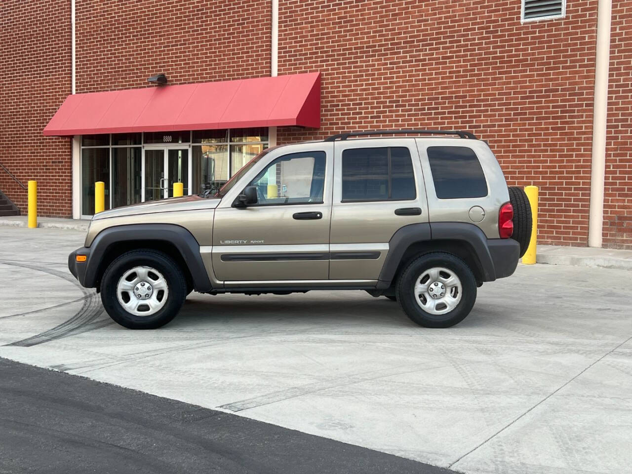 2003 Jeep Liberty for sale at R&G Auto Sales in Tujunga, CA