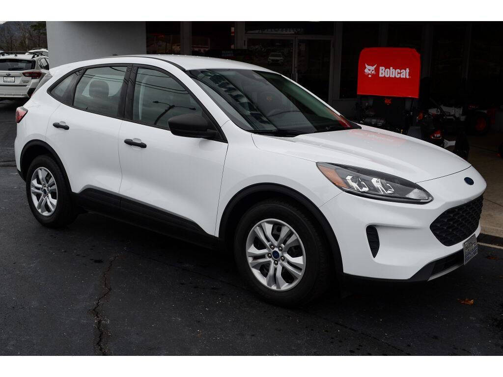 2022 Ford Escape for sale at EARL DUFF PRE-OWNED CENTER in Harriman, TN