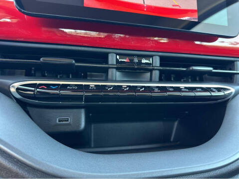 2024 FIAT 500e Inspi(RED)
