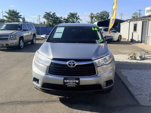 2016 Toyota Highlander LE
