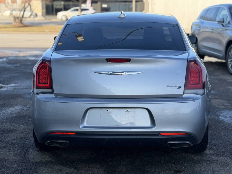 2018 Chrysler 300 S