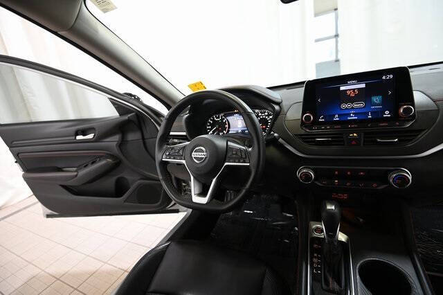 2022 Nissan Altima 2.5 SR