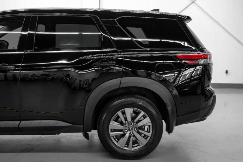 2025 Nissan Pathfinder S