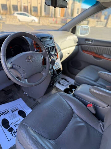 2008 Toyota Sienna XLE