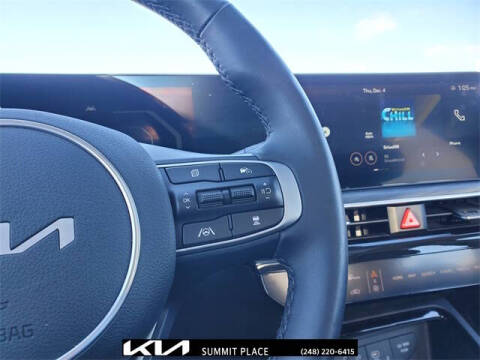 2025 Kia K5 EX