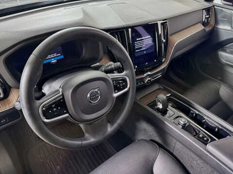 2023 Volvo XC60 B5 Plus Bright Theme