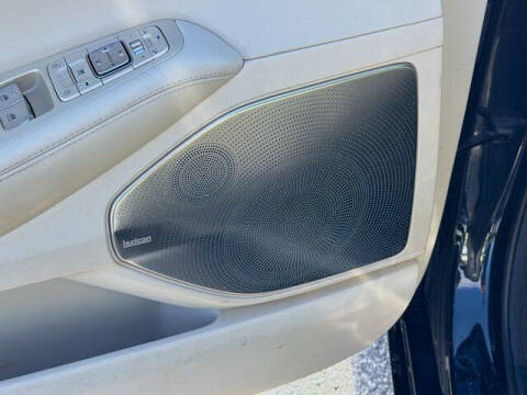 2017 Genesis G90