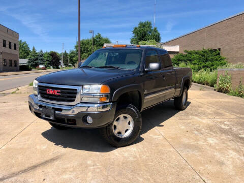 2004 GMC Sierra 1500 for sale at Stark Auto Mall in Massillon OH