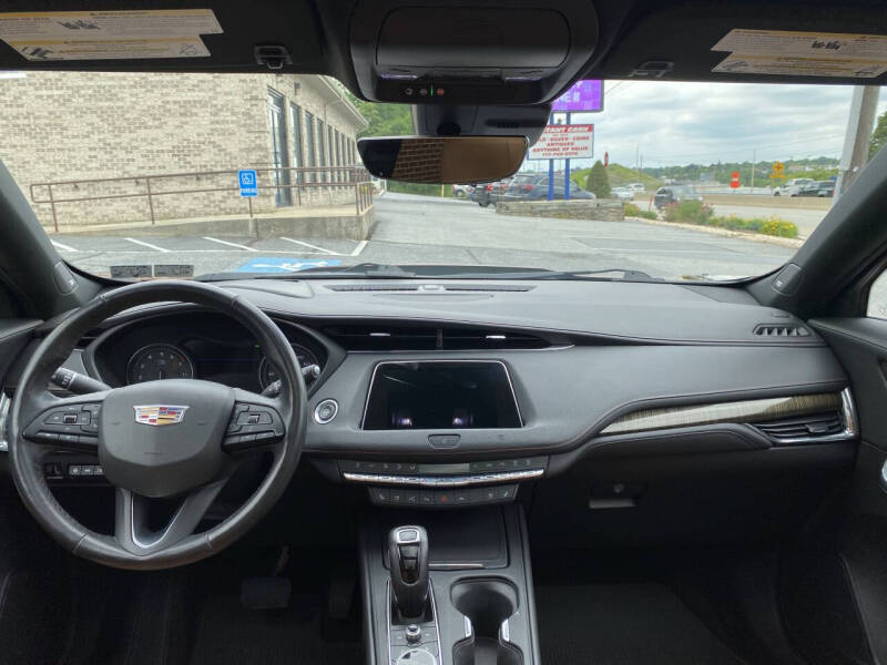 2019 Cadillac XT4 Premium Luxury