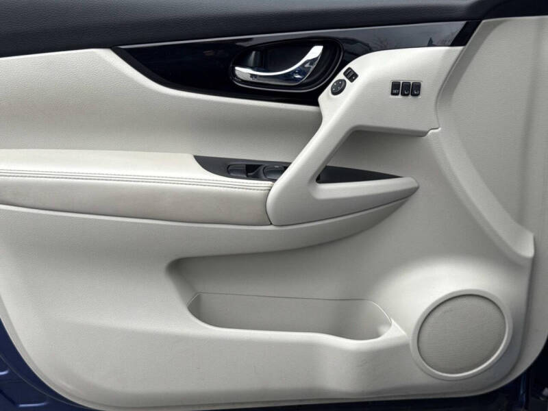 2022 Nissan Rogue Sport SV