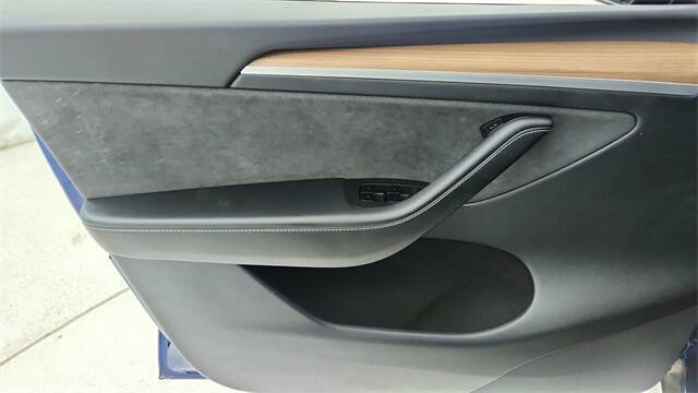 2025 Tesla Model Y Long Range