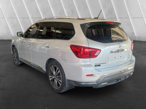 2017 Nissan Pathfinder Platinum