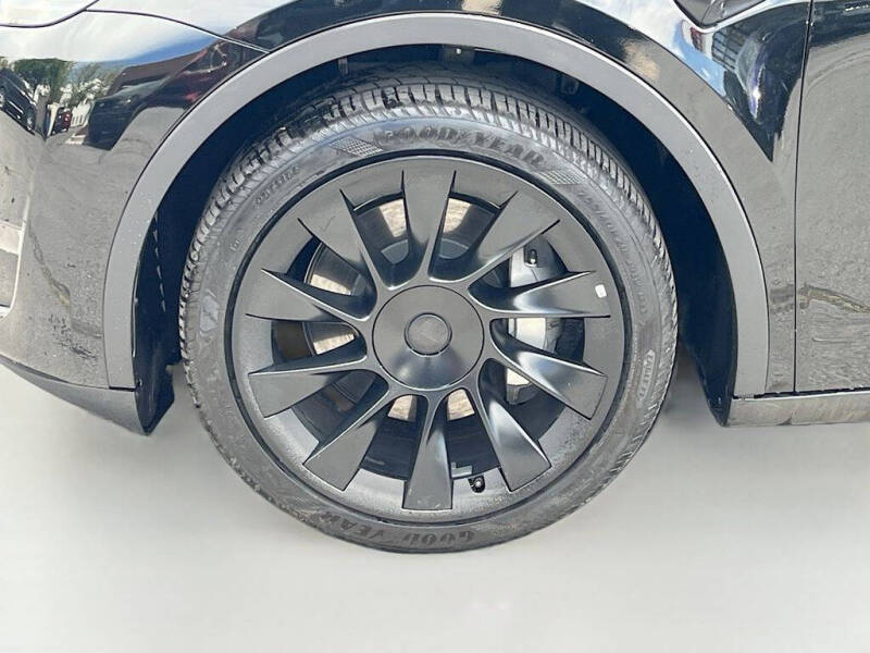 2024 Tesla Model Y Long Range