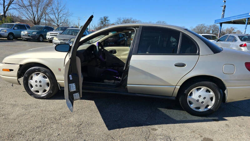 2001 Saturn S-Series for sale at Dave-O Motor Co. in Haltom City TX