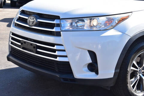 2017 Toyota Highlander LE