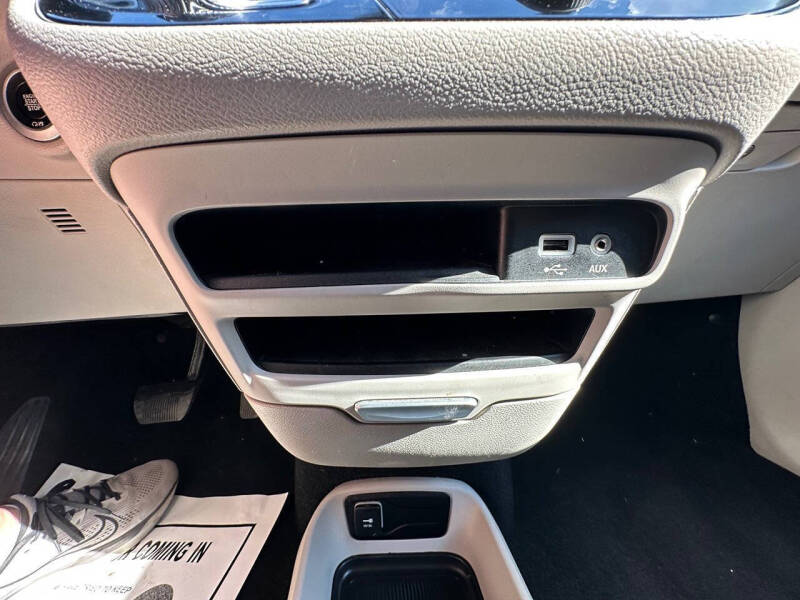 2017 Chrysler Pacifica LX