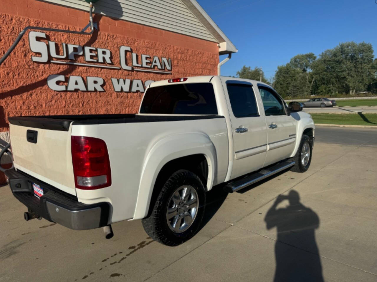 2013 GMC Sierra 1500 for sale at Illinois Auto Wholesalers in Tolono, IL