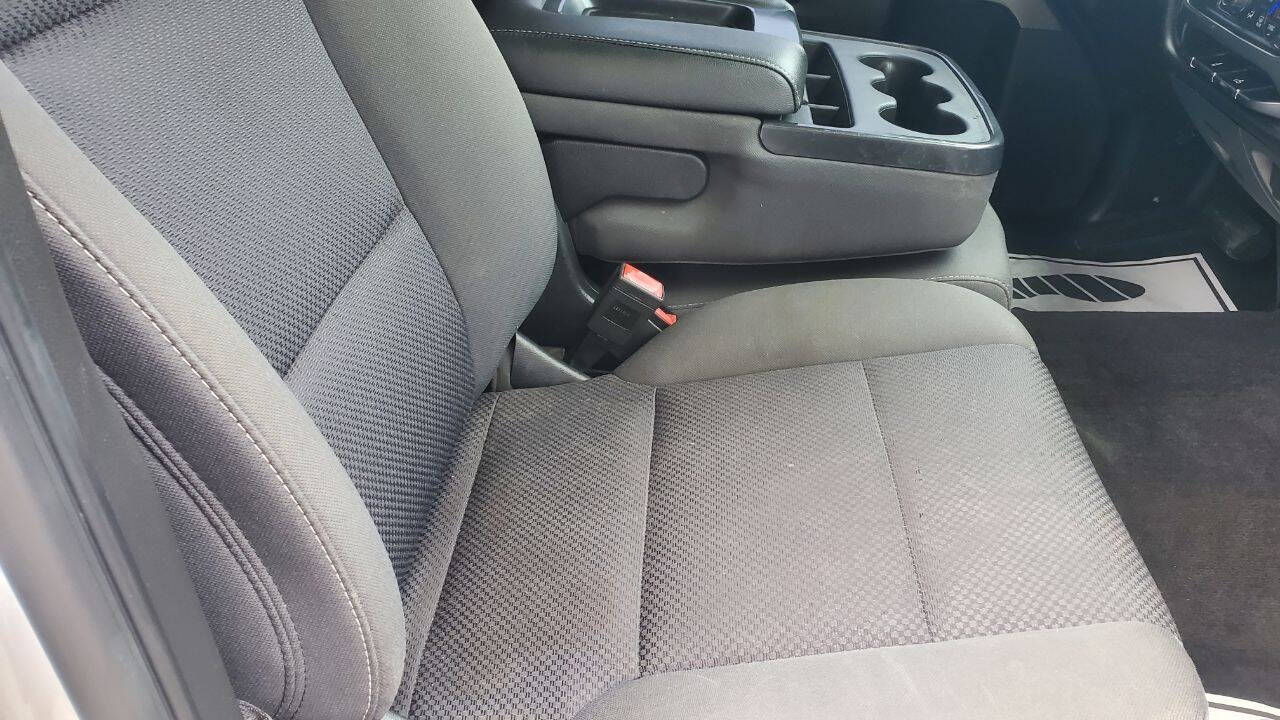 Used Car 2018 Chevrolet Silverado 1500  Lt 4x2 4dr Crew Cab 6.5 Ft. Sb For Sale Under $30,000 In San Antonio, Texas