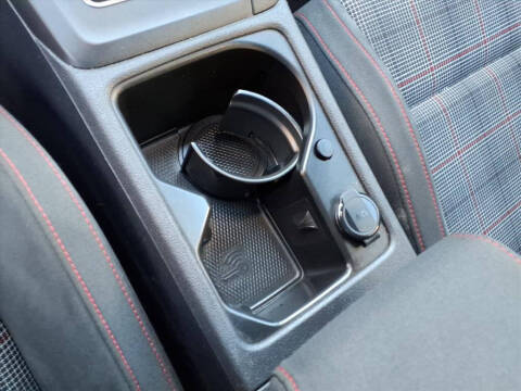 2022 Volkswagen Golf GTI SE