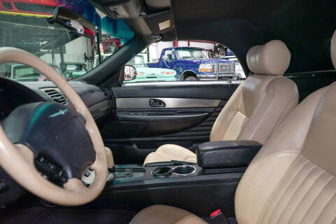2005 Ford Thunderbird Deluxe