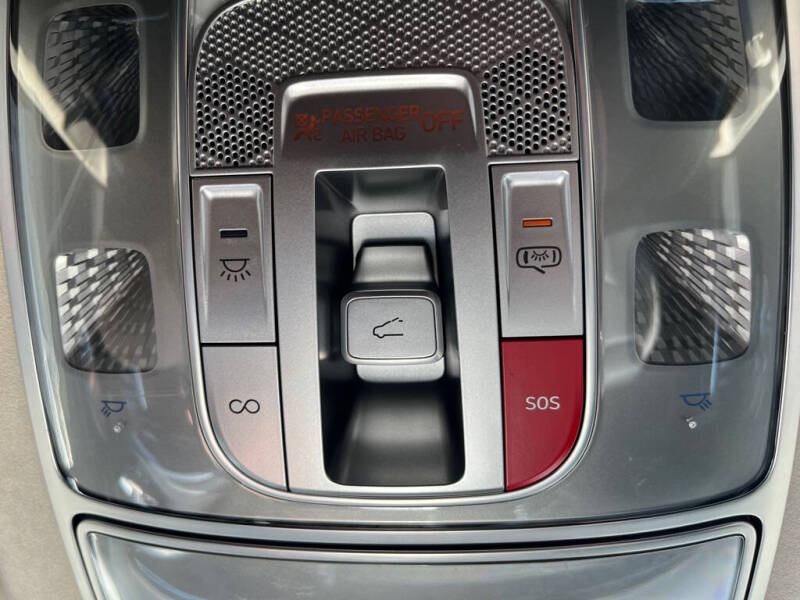 2024 Genesis Electrified GV70