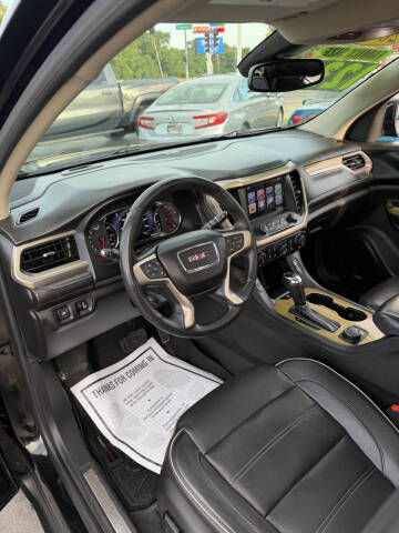 2017 GMC Acadia Denali