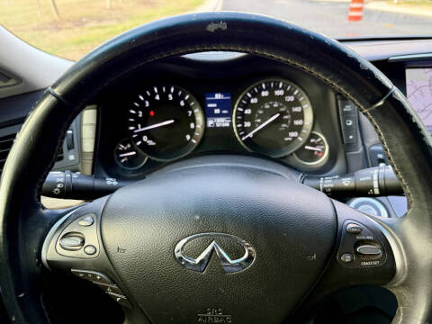 2015 Infiniti Q70 3.7