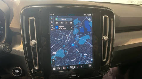 2023 Volvo XC40 B5 Plus Dark Theme