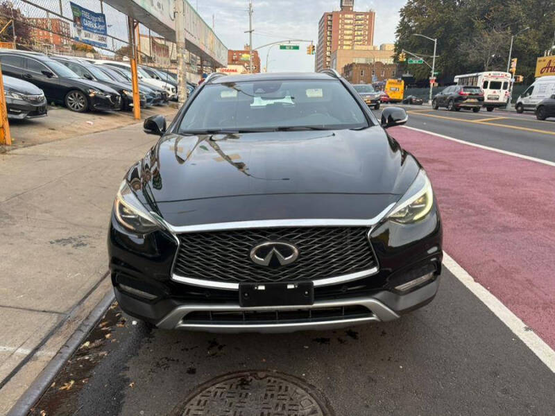 2017 Infiniti QX30 Premium