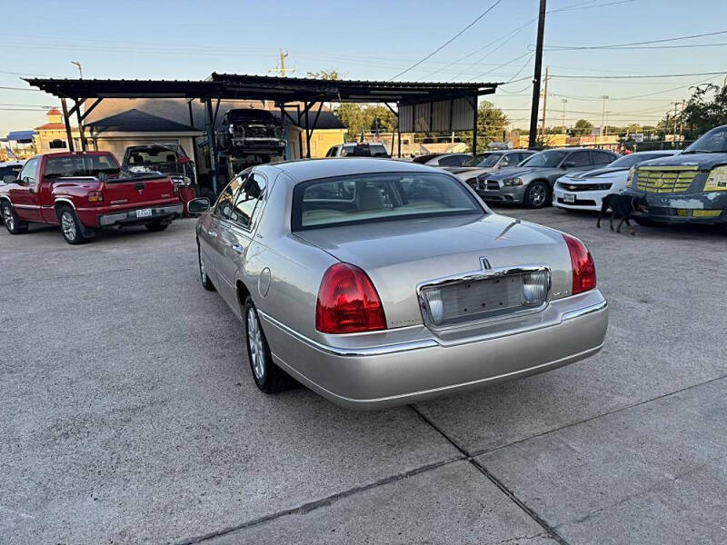 2007 Lincoln Town Car Signature