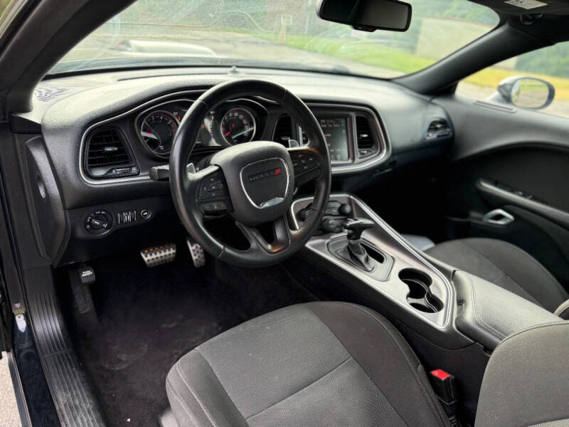 2016 Dodge Challenger 392 HEMI Scat Pack Shaker