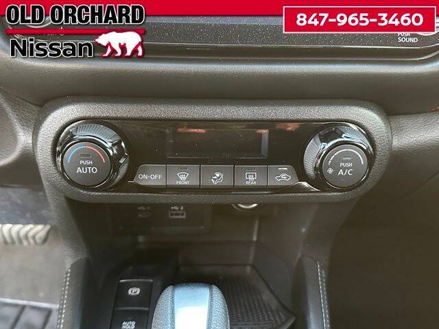 2022 Nissan Kicks SR