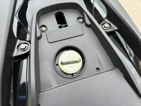 2025 Wolf V12 200i