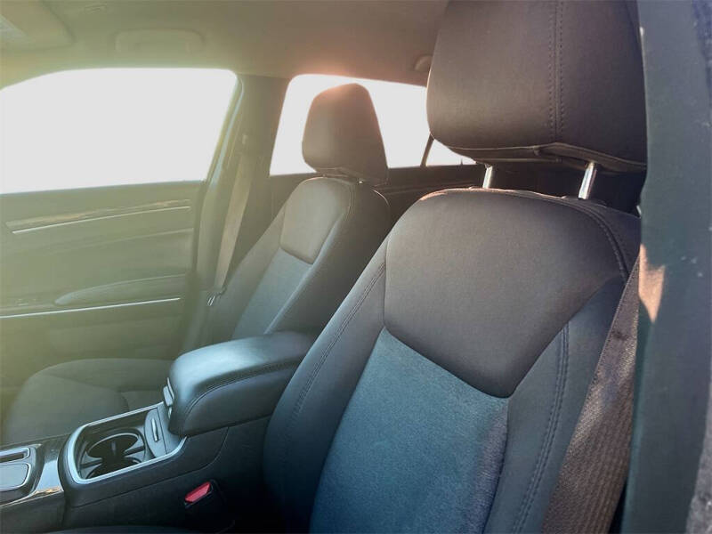 2021 Chrysler 300 Touring