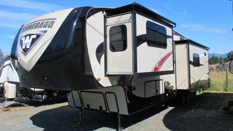 2015 Winnebago Latitude 36RK 3-SLIDE for sale at Oregon RV Outlet LLC - 5th Wheels in Grants Pass OR