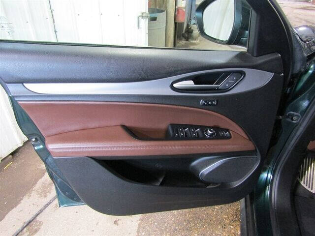 2019 Alfa Romeo Stelvio Sport