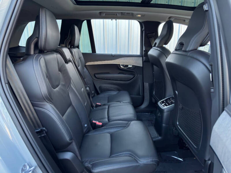 2024 Volvo XC90 Recharge T8 Ultimate Bright Theme 7P