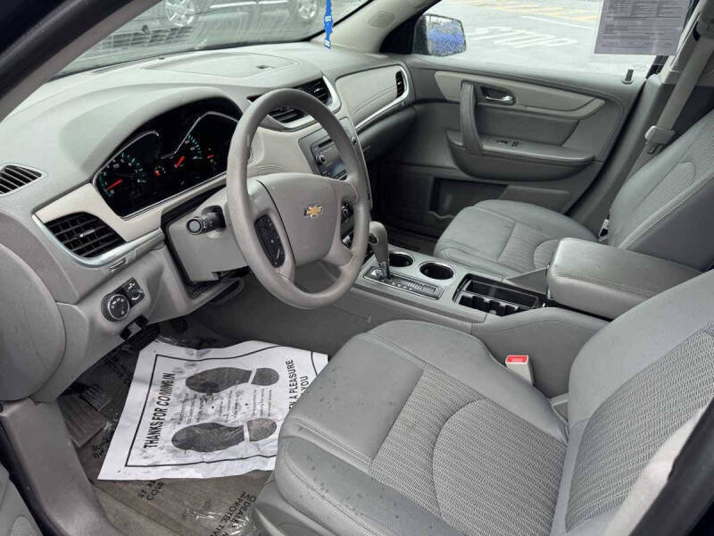 2017 Chevrolet Traverse LS