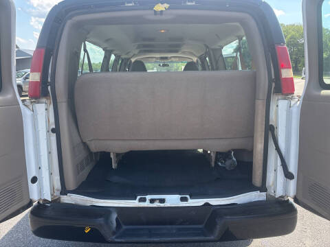 2004 Chevrolet Express 3500 LS