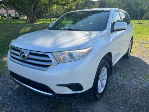 2013 Toyota Highlander for sale at Robinson Motorcars in Hedgesville WV